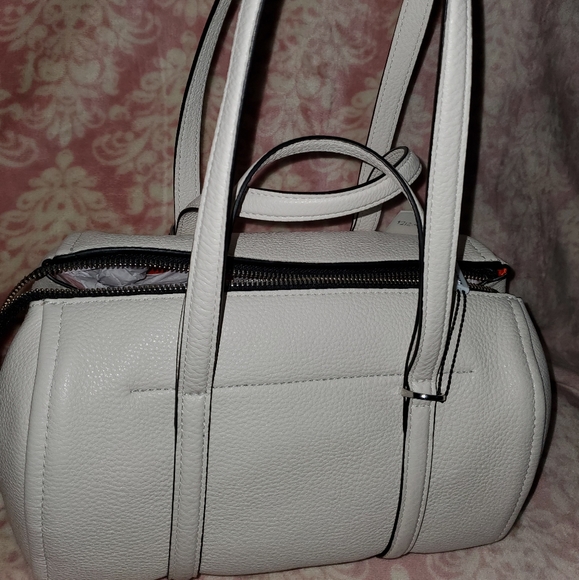 Authentic Marc Jacobs Saddle Bag - Picture 3 of 3